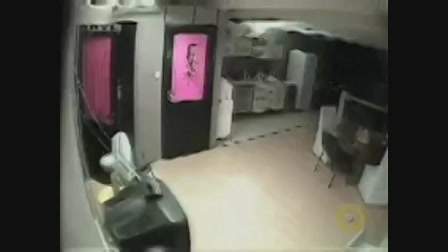 Egy diák rejtett kamerát helyezett el a női öltözőben! Miért?