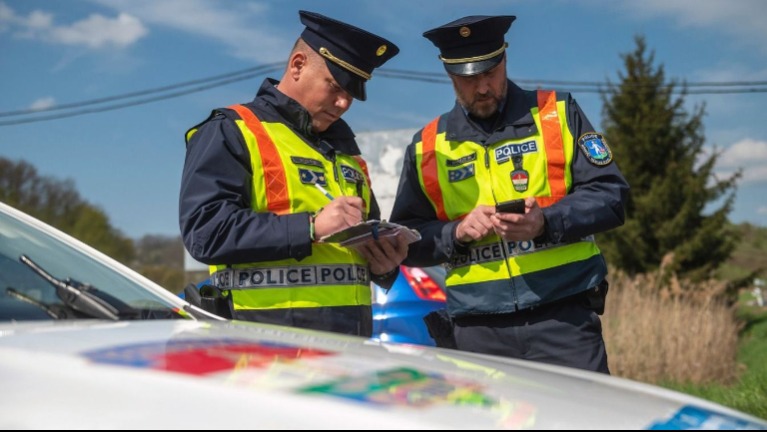 Öt év börtön is járhat érte – szokatlan figyelmeztetést kaptak az autósok