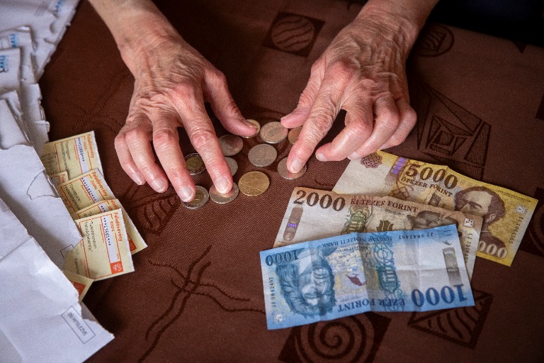 Nyugdíjasok, figyelem! 2026. júliusától új szabály lép életbe, rengetegen maradnak pénz nélkül