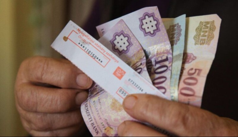 Ilyen esetben úszik el a 13. havi nyugdíj: szigorított a kormány